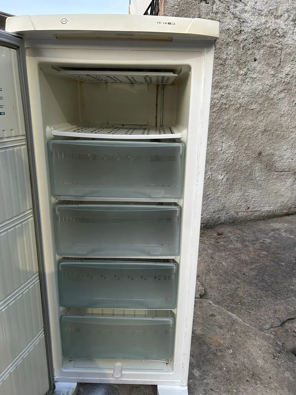 Freezer de 5 compartimentos 127v gelando perfeitamente não baixo valor e nem reservo  - Foto 5