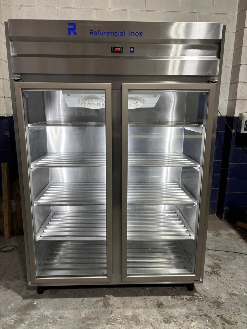 Expositor refrigerado 1569 litros referencial inox 