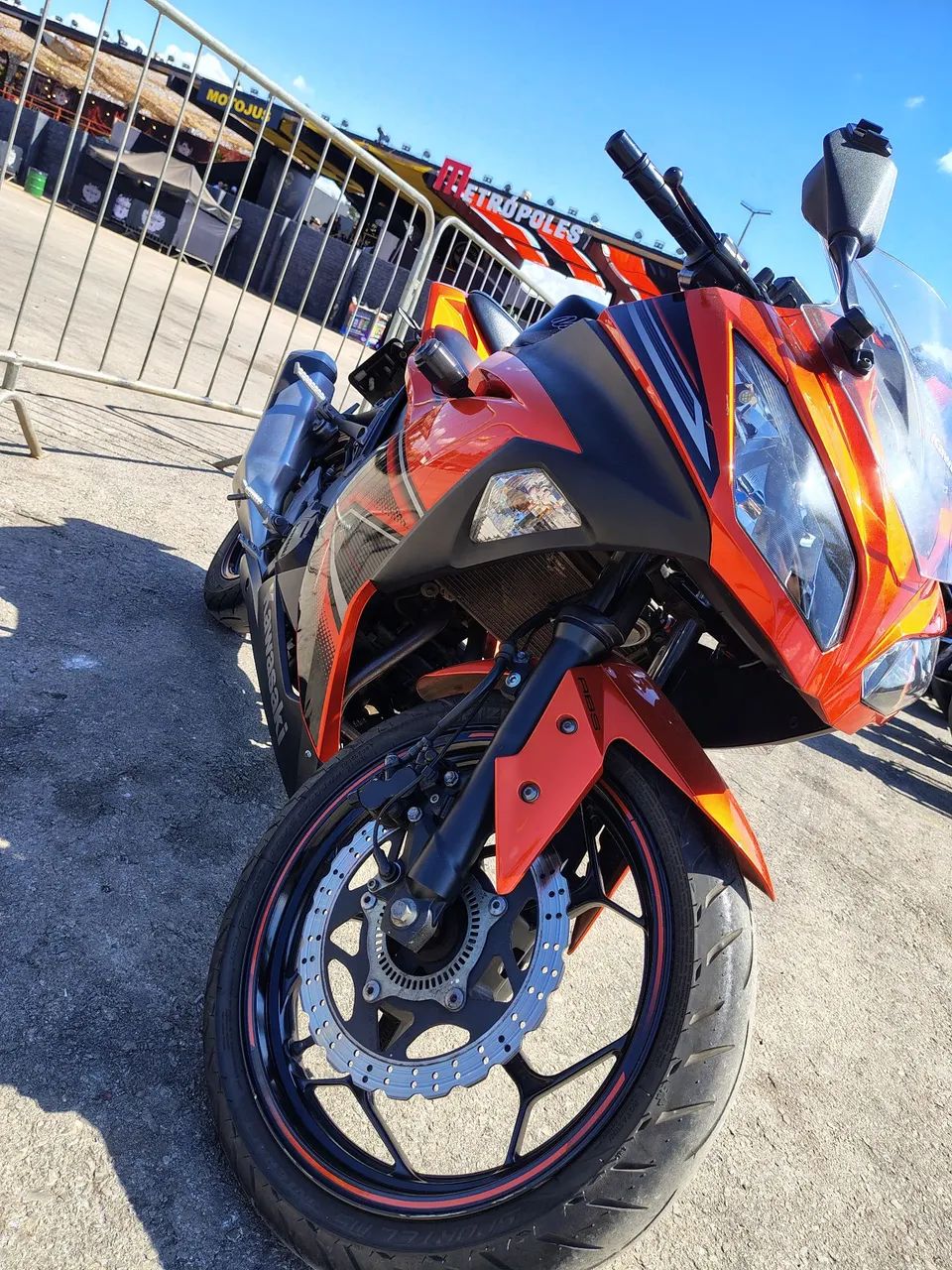 Ninja 300 SE  - Foto 3