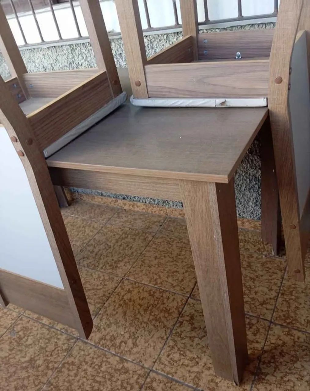 Mesa, com 4 cadeiras - Foto 2