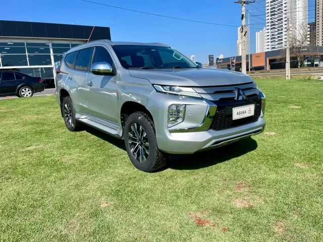 Mitsubishi Pajero 2024