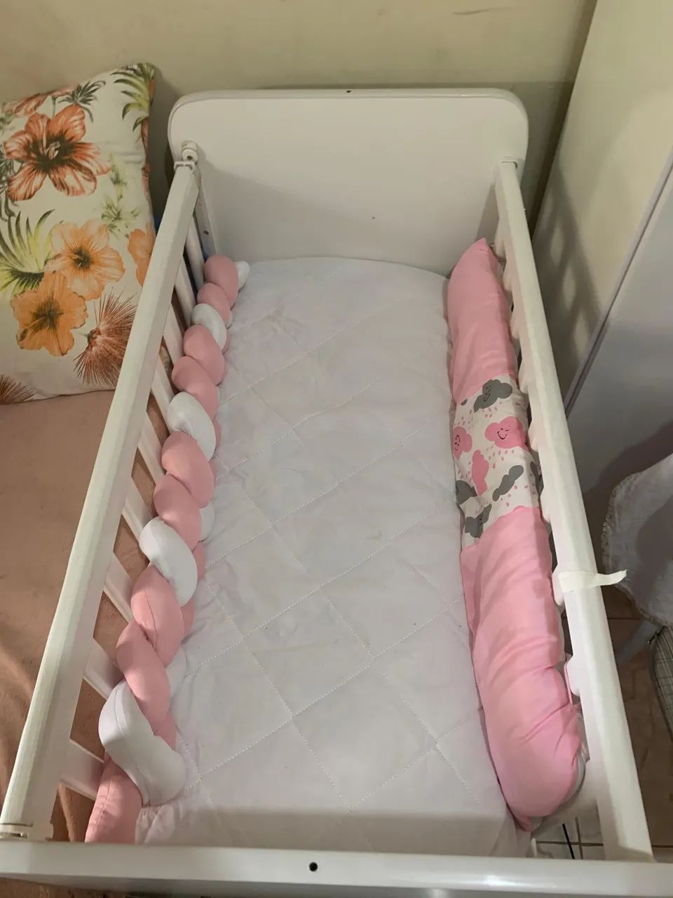 vendo mini berço com colchão, e se quiser com kit berço rosa  - Foto 3