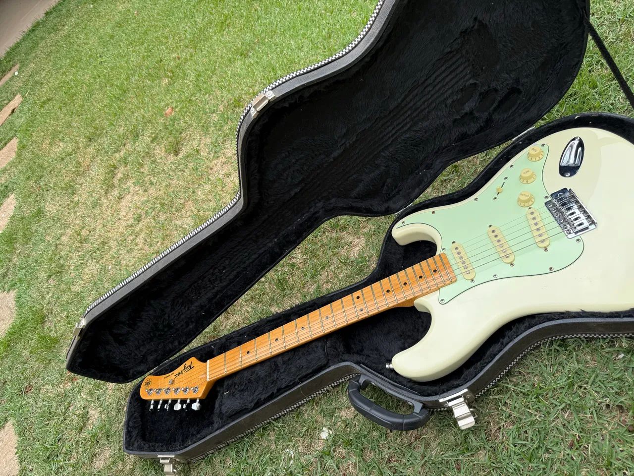 Guitarra Tagima Modificada