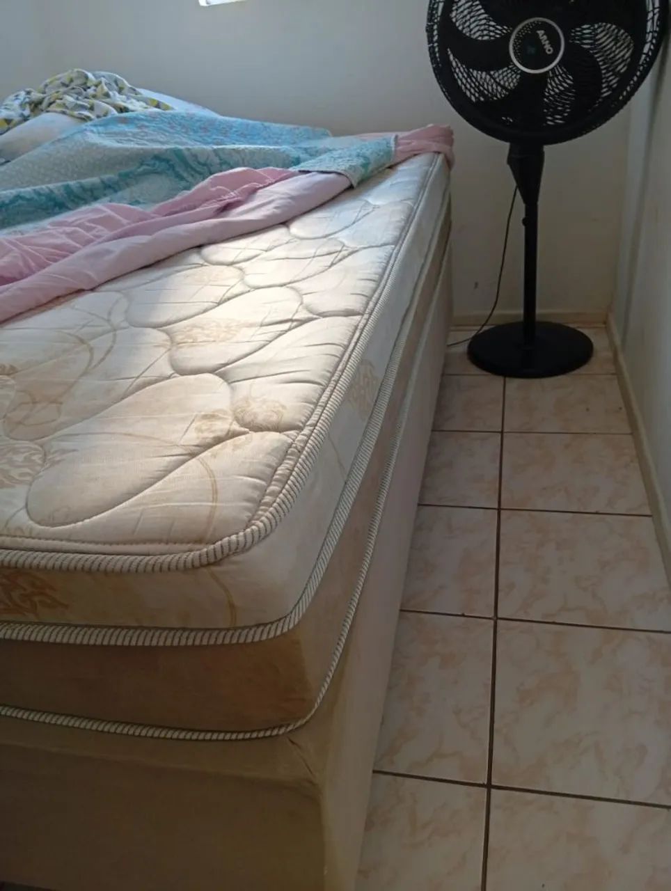 Cama Box Queen Size com Colchão - Foto 2