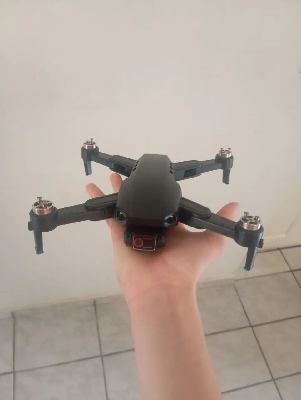 Drone  l900 completo só só voou duas vezes - Foto 2