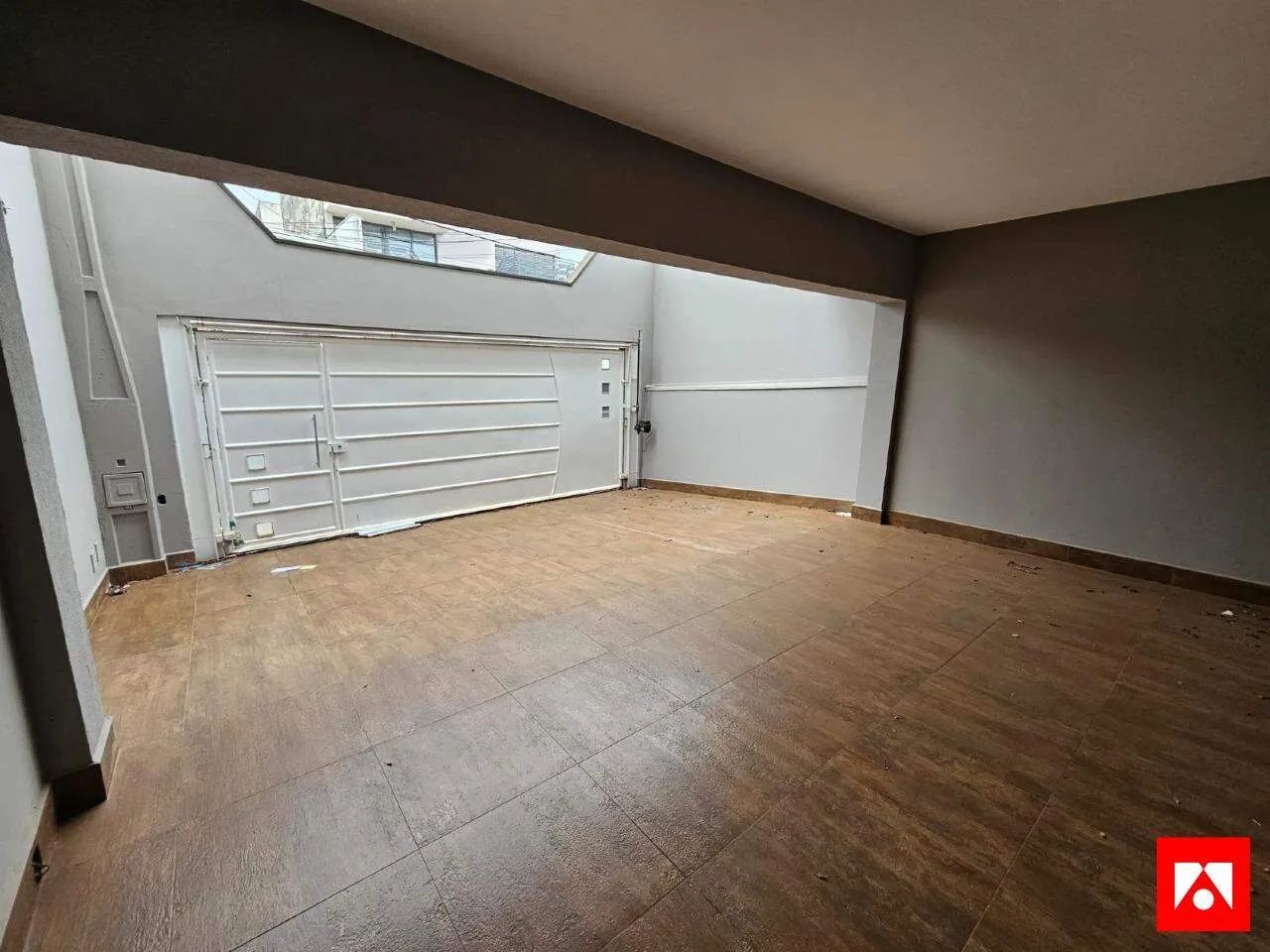 Casa com 2 quartos, 1 suíte e 2 vagas para locação no Centro de Santa Bárbara D'Oeste - Foto 2