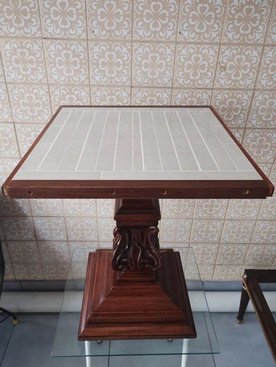 Mesa de madeira com porcelanato - Foto 4