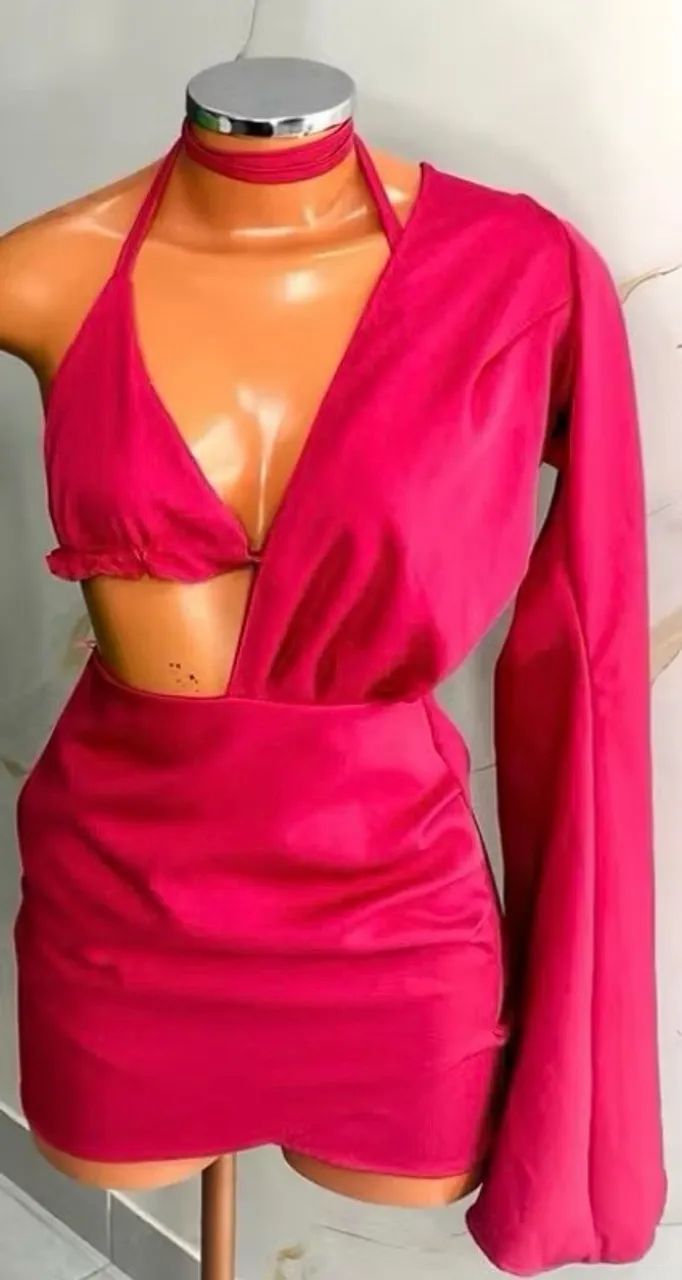 Vestido com parte de cima biquíni 