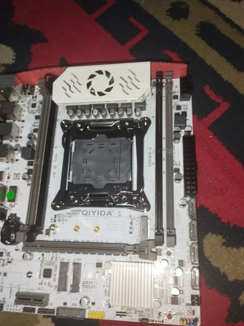 Placa mãe x99 D4 qiyida  - Foto 2