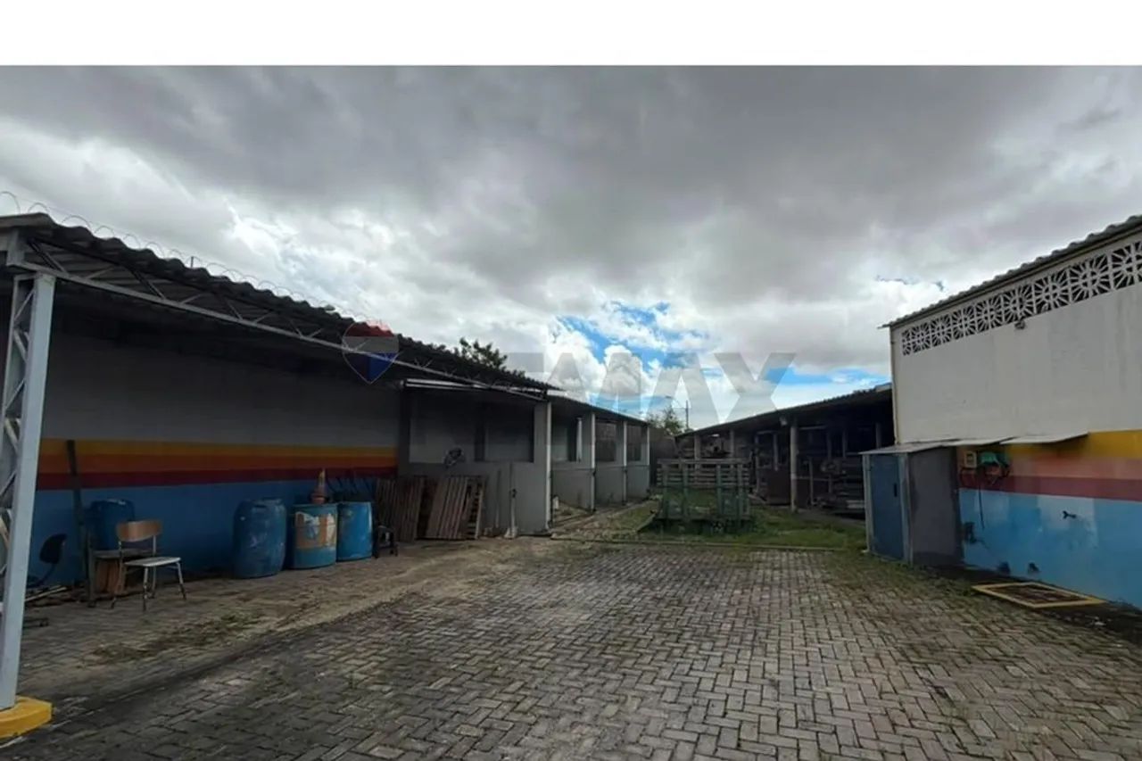 Galpão de 894 m² próximo à Av. Silas Munguba - Foto 3
