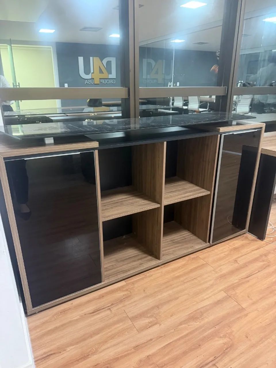 Móvel escritório Rack de madeira e vidro - Foto 4