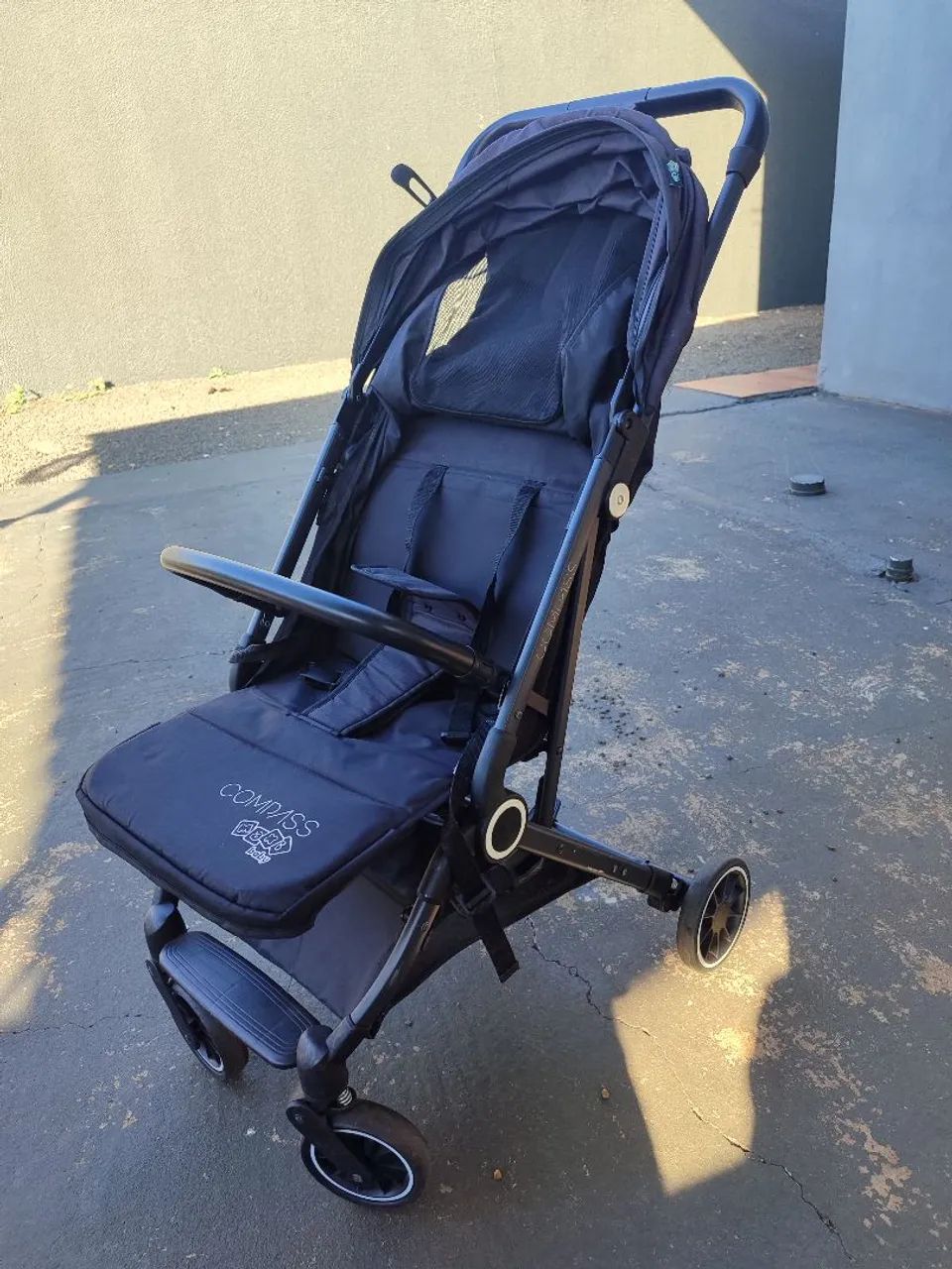 Carrinho de bebê Compass semi novo 