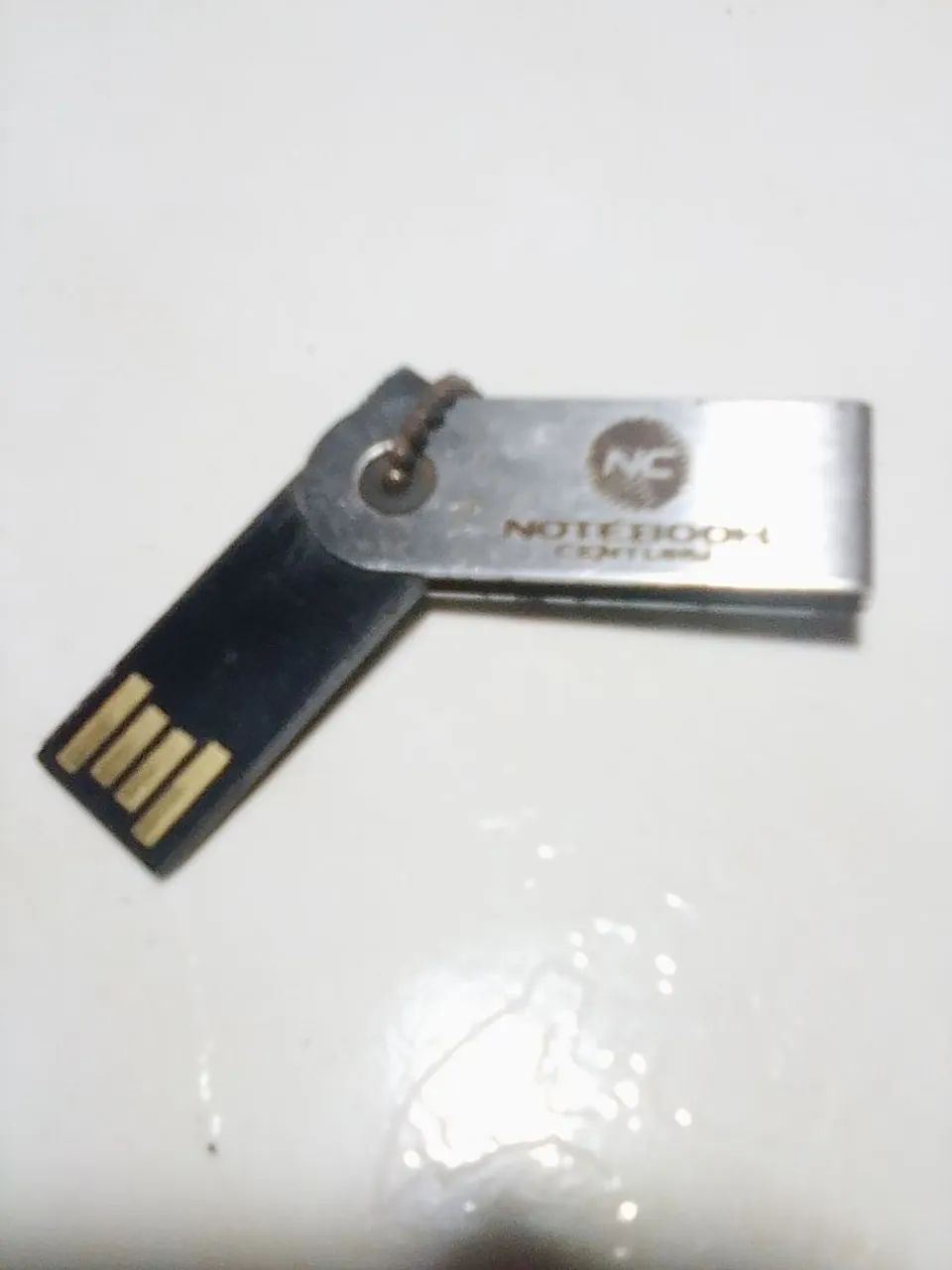 Pen drive de 4gb do tipo chaveiro 
