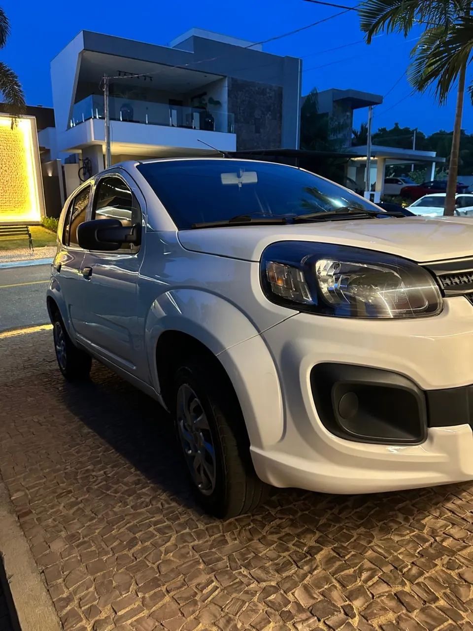 Fiat Uno Attractive 1.0 EVO Fire Flex 8V 5P 2021 - Foto 2