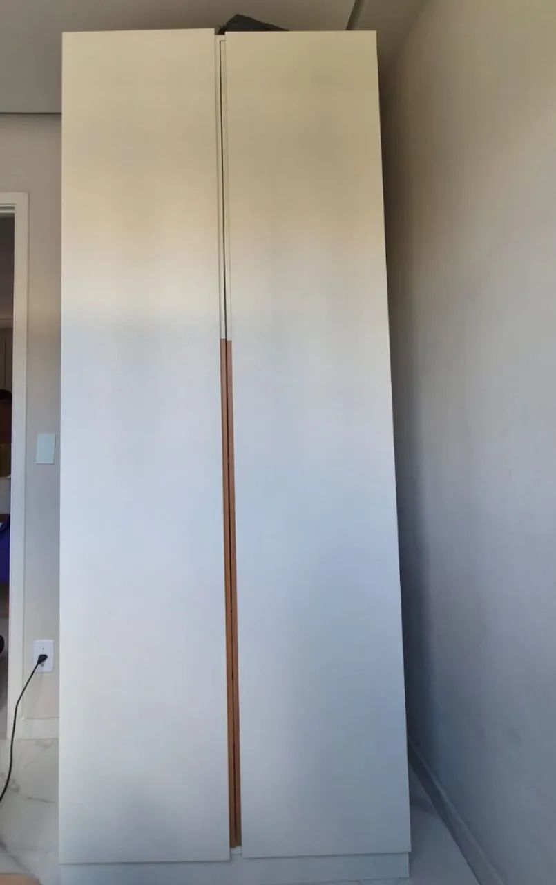Excelente Guarda-Roupa 90 cm