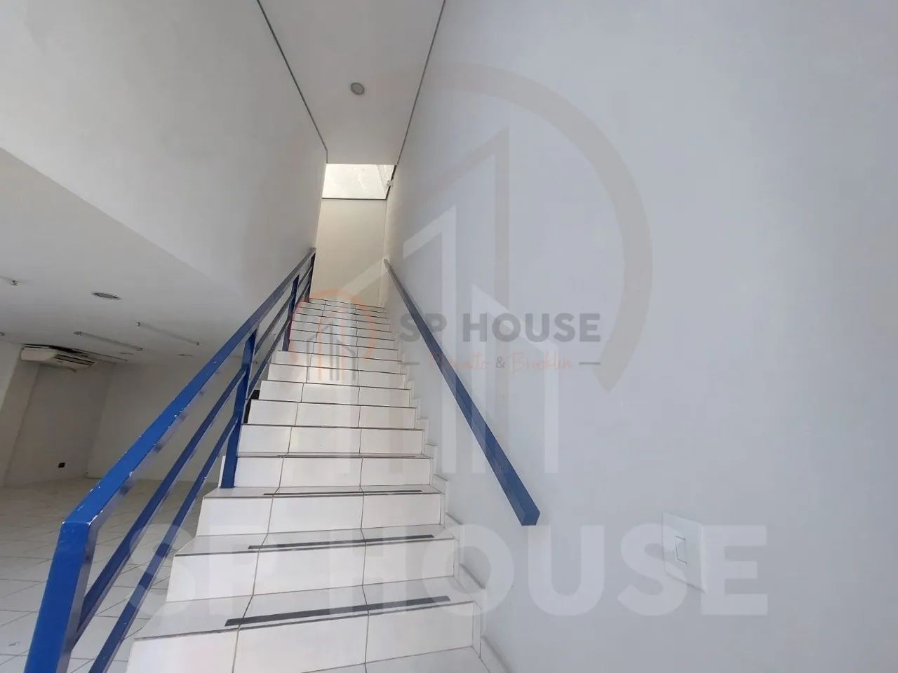 Prédio comercial para venda e locação, 5 salas, 4 vagas de garagem, 175m² - Foto 5