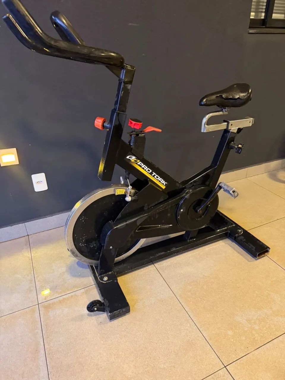 Bicicleta ergométrica academia  - Foto 3