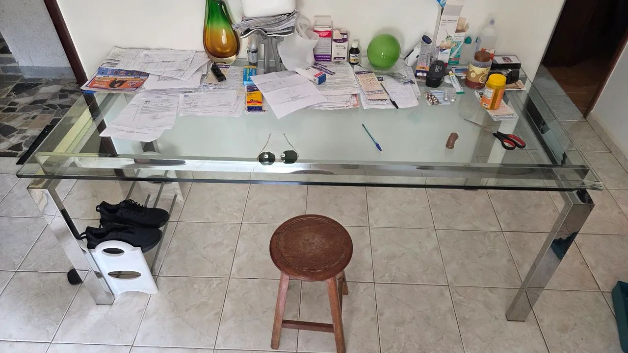 Mesa até 6 lugares com avaria - Foto 2