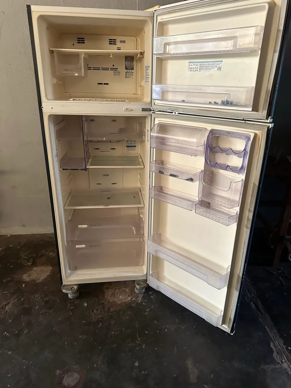 Vendo geladeira Eletrolux  - Foto 4