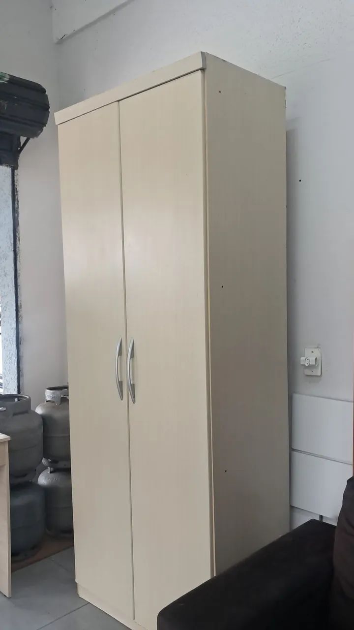 Guarda roupa pequeno - Foto 3