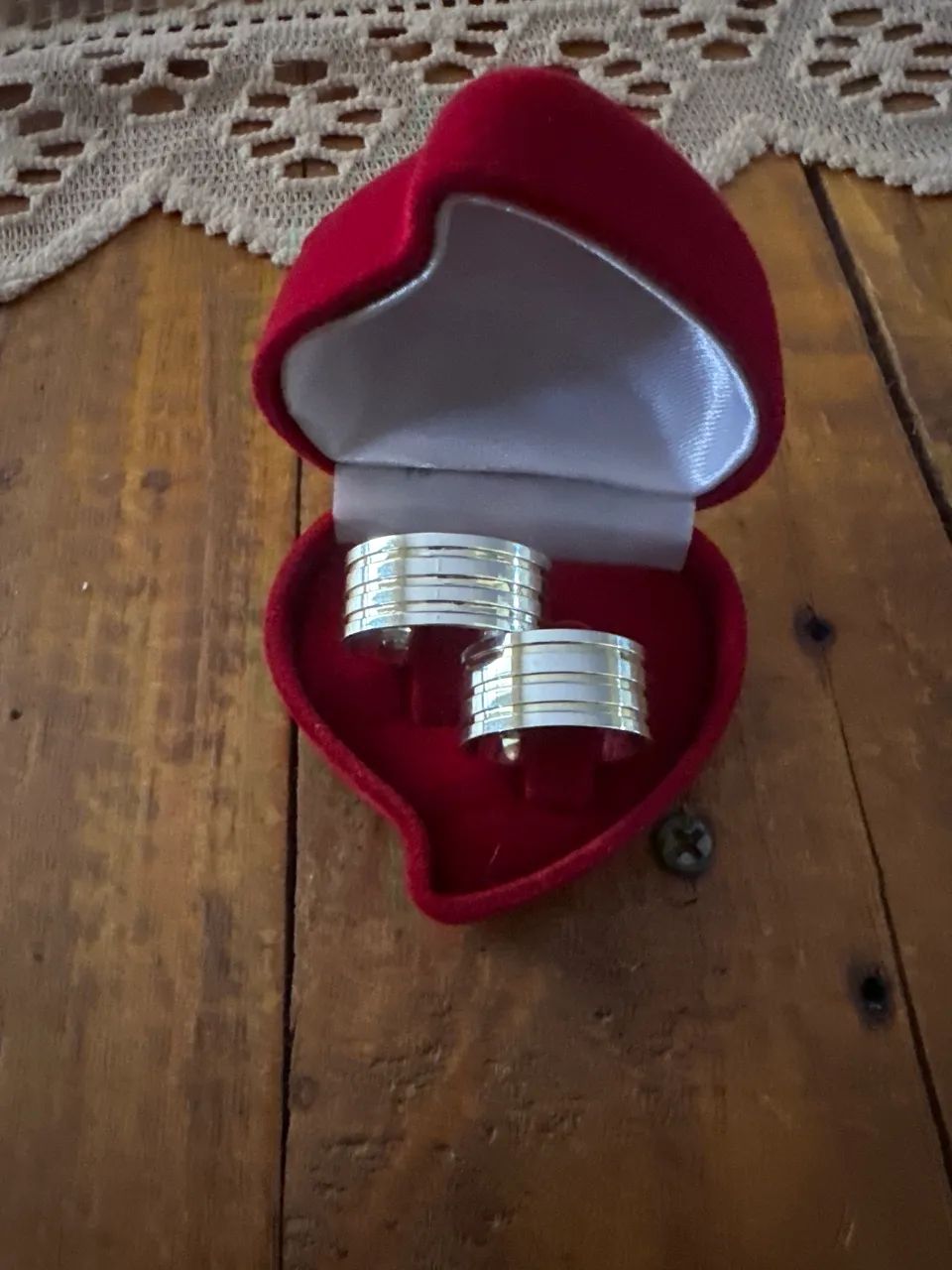 Vende par de alianças ouro c prata 10 mm