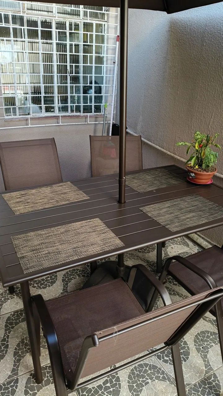 Mesa com ombrelone para área externa piscina  - Foto 3