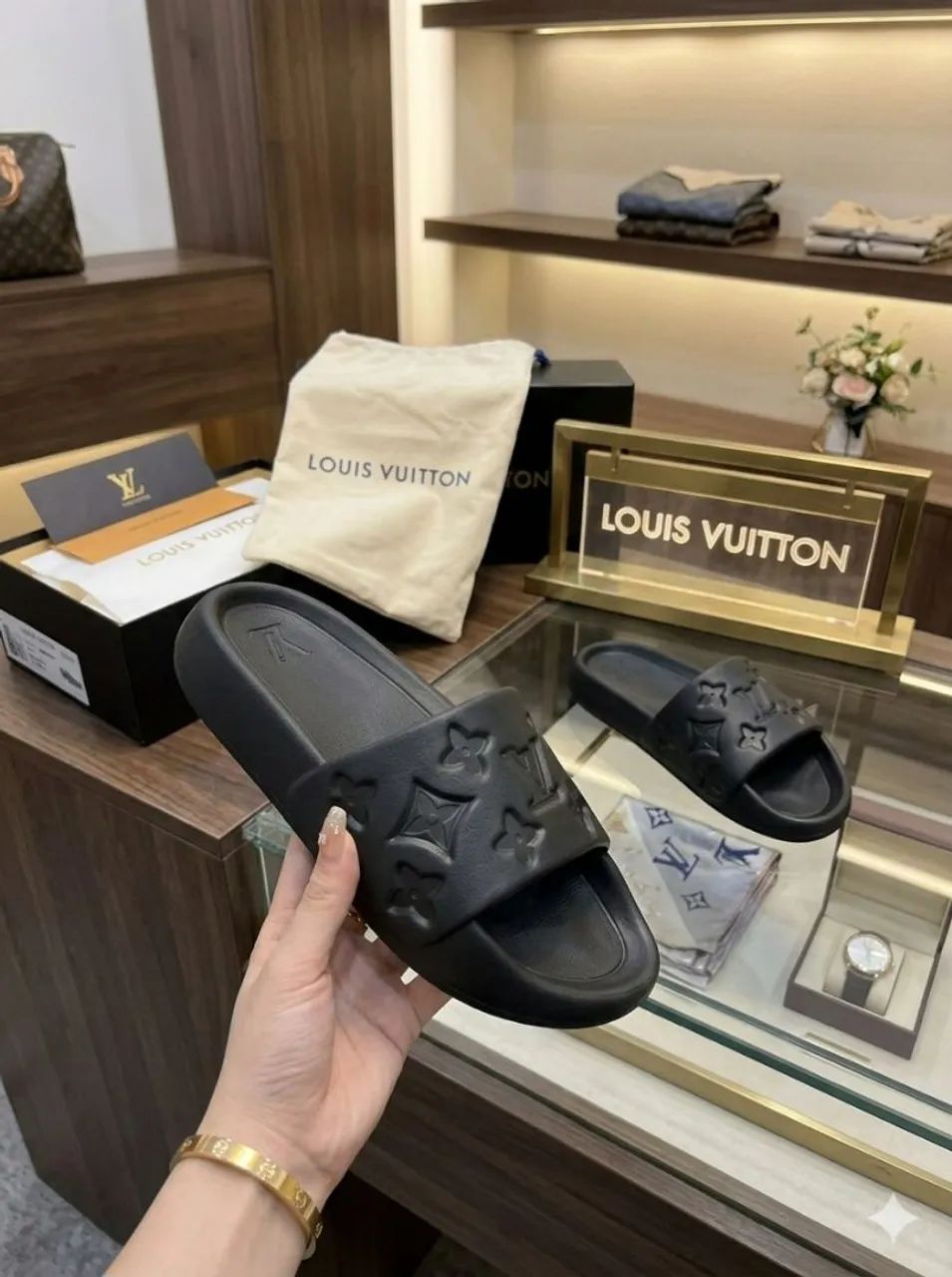 Chinelo Nuvem Louis vuitton  - Foto 3