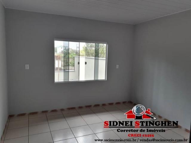 Casa novinha na Praia! Terreno todo murado, amplo espaço nos fundos - Foto 2