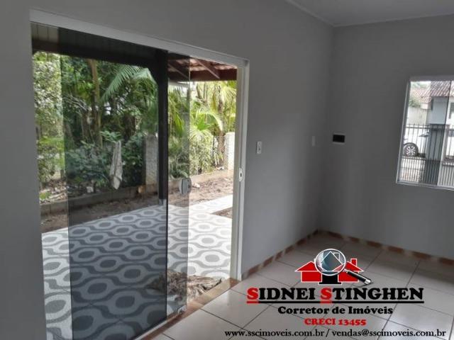 Casa novinha na Praia! Terreno todo murado, amplo espaço nos fundos - Foto 8