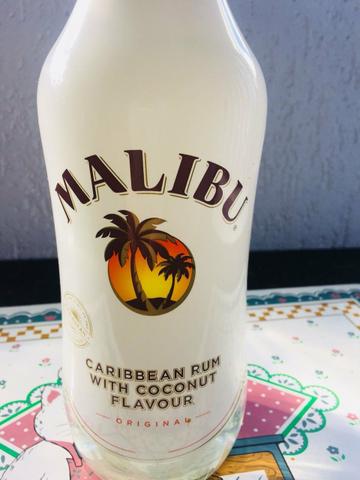Licor importado Malibu original lacrado só 70,00