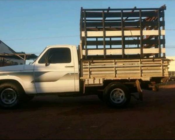 Linda d20 motor diesel tem gaiola boiadeiro não faço troca somente vendo - Foto 4
