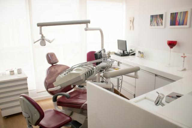 Consultório odontológico em sala comercial