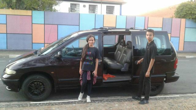 Chrysler Grand Caravan Troco por casa ou chacará - Foto 4