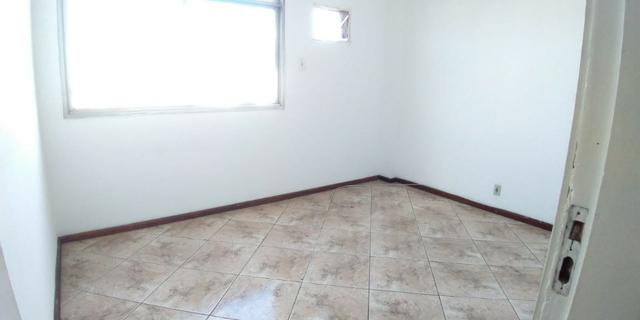 Excelente Apto grande vazio 02Qts com dependência completa garagem elevador Cachambi - Foto 11