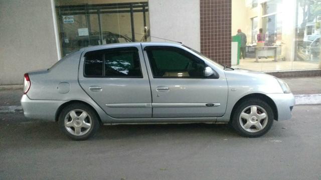 Renault Clio sedan - Foto 2