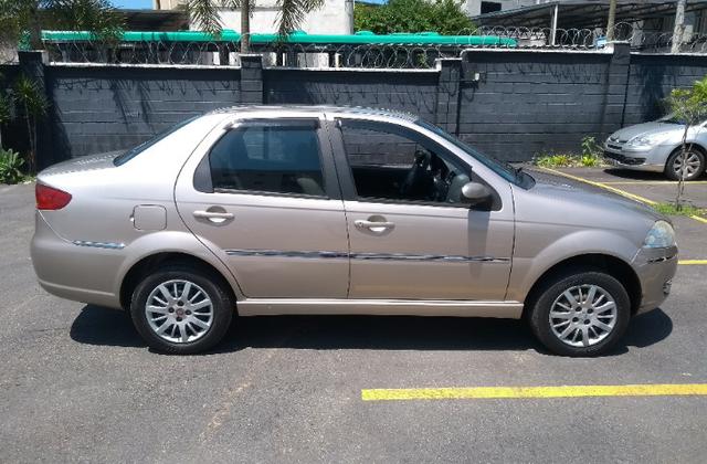 Fiat Siena ELX 1.0 8V (Flex) 2010 - Bege Savana
