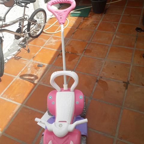 Carrinho de Passeio e Triciclo de menina