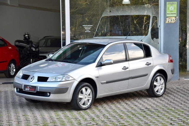 RENAULT MEGANE SEDAN DYNAMIQUE 1.6 16V HI-FLEX  4P