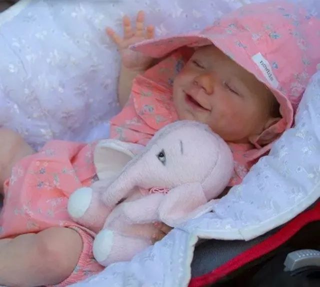 Bebê Reborn Recém Nascido Menino Realista Olhos Fechados