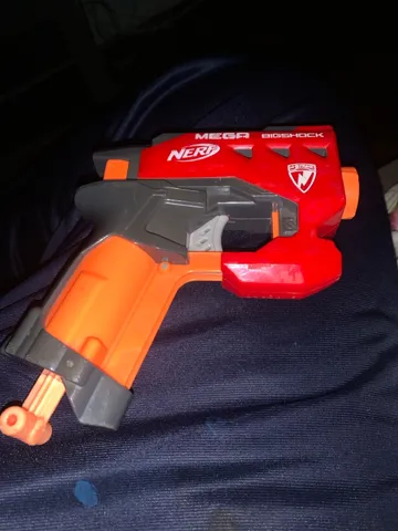 Armas Nerf, 3 disparos, 6 balas em segunda mão durante 17 EUR em Pola de  Siero na WALLAPOP