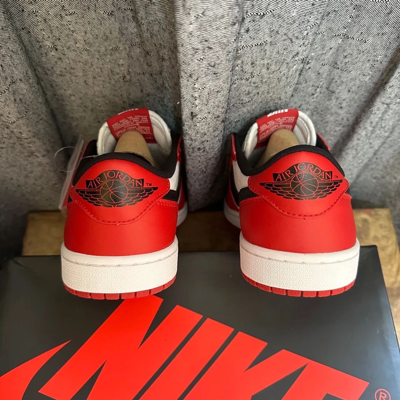 Air Jordan 1 Low Retro Chicago - Tamanho 38 - Foto 5