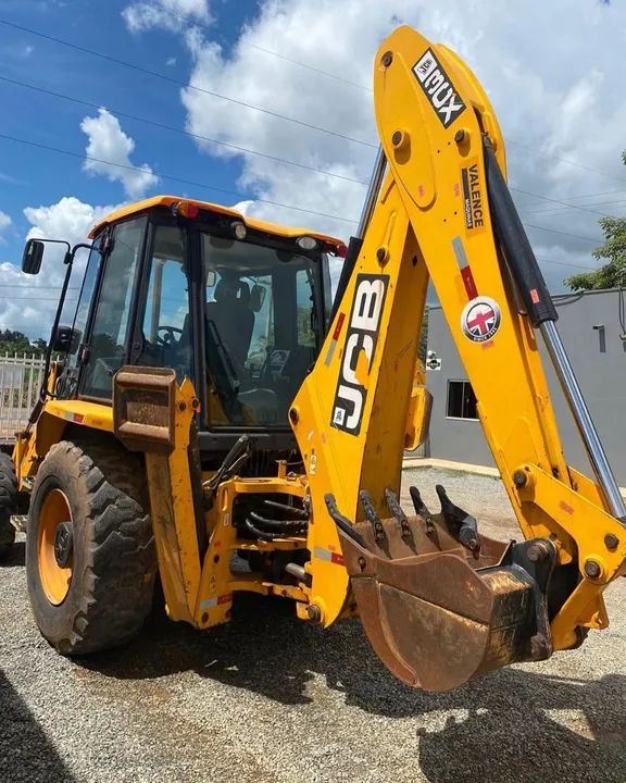 Retroescavadeira JCB  - Foto 3