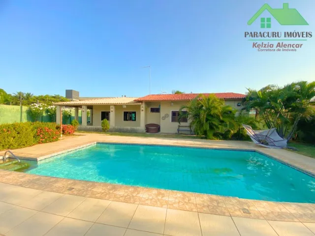 Vendo linda casa com quatro quartos no Paracuru.