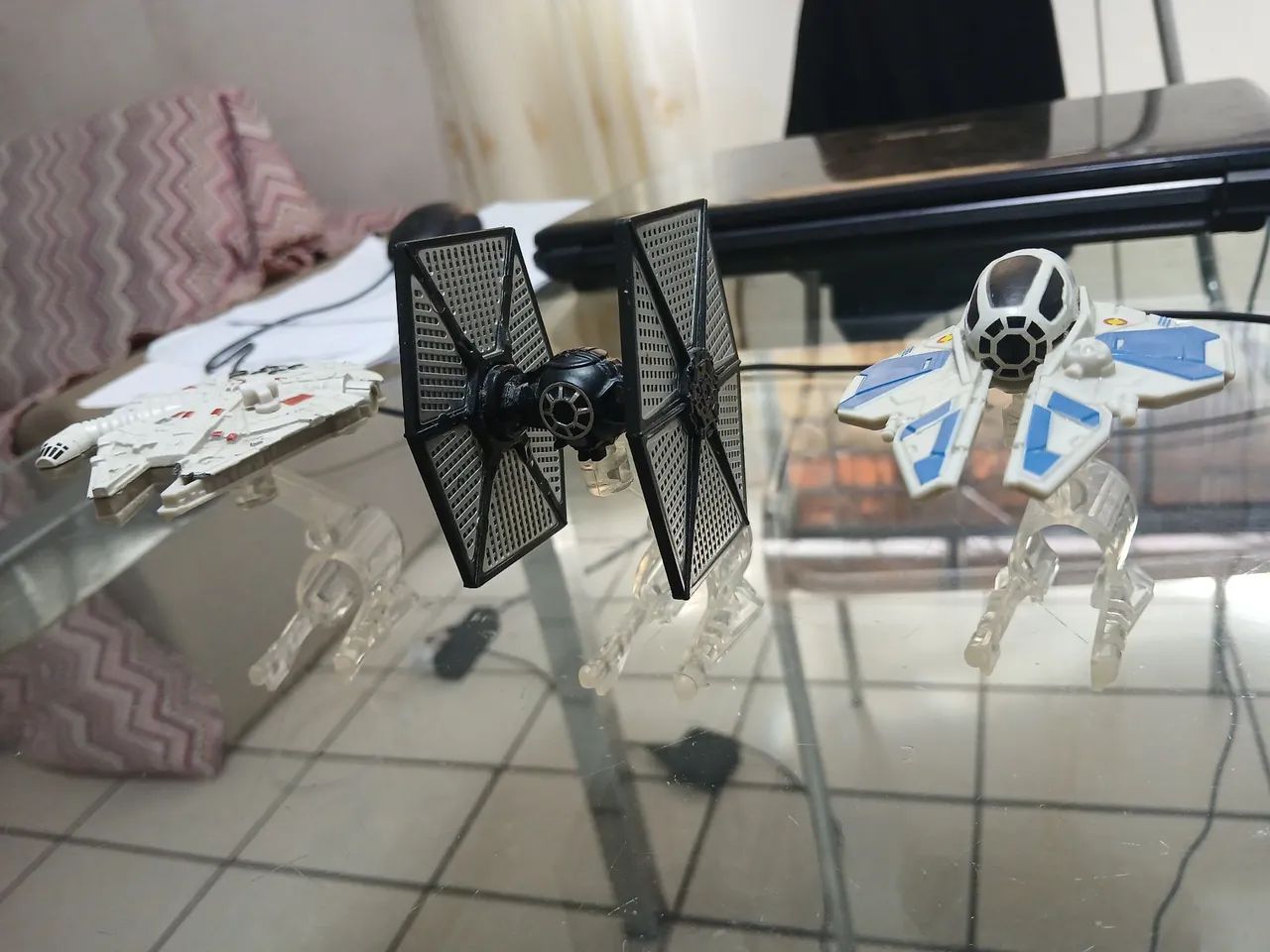 Miniaturas Nave Star Wars - Tie Fighter, X-Wing e Millenium Falcon - Foto 6