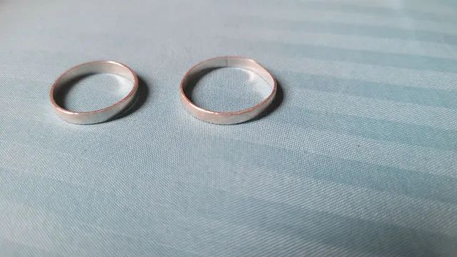 Aliança de prata tamanho 21 e 19 - Foto 3