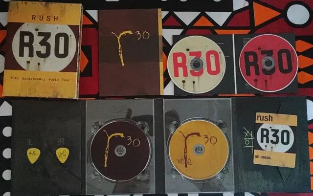 Box Rush (30th Anniversary World Tour) (2 CD/2 DVD/ 2 Palhetas) - Foto 3