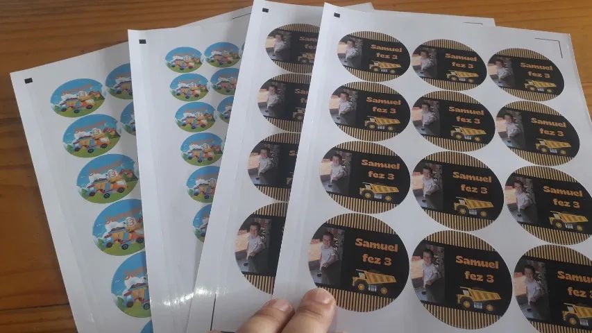 Adesivos diversos papel e vinil - Foto 6
