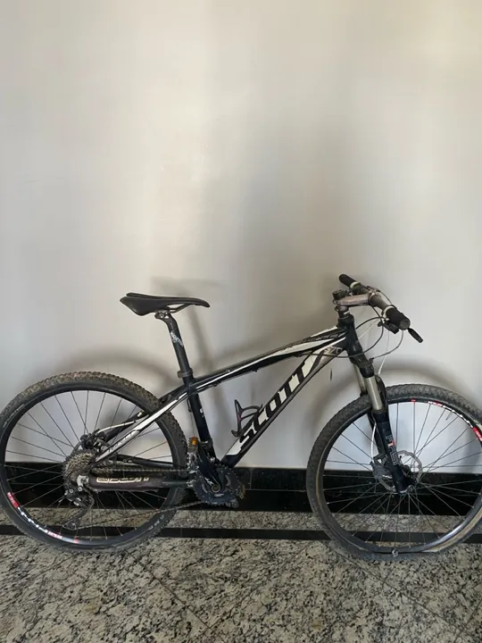 Bicicleta Scott Preta