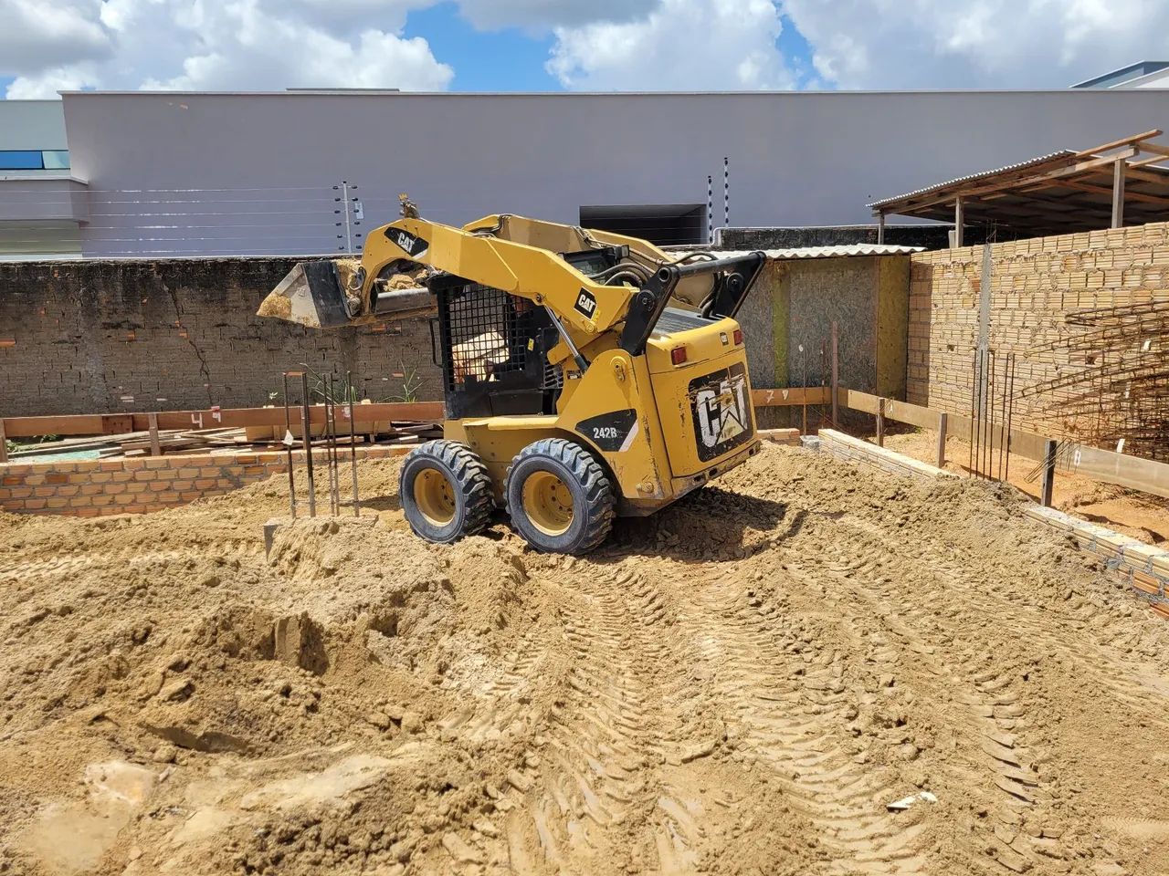 Fazemos serviço de aterro com barro, entulho e areia - Foto 5
