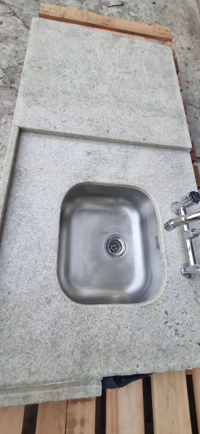 Pia cozinha completa  com torneira
